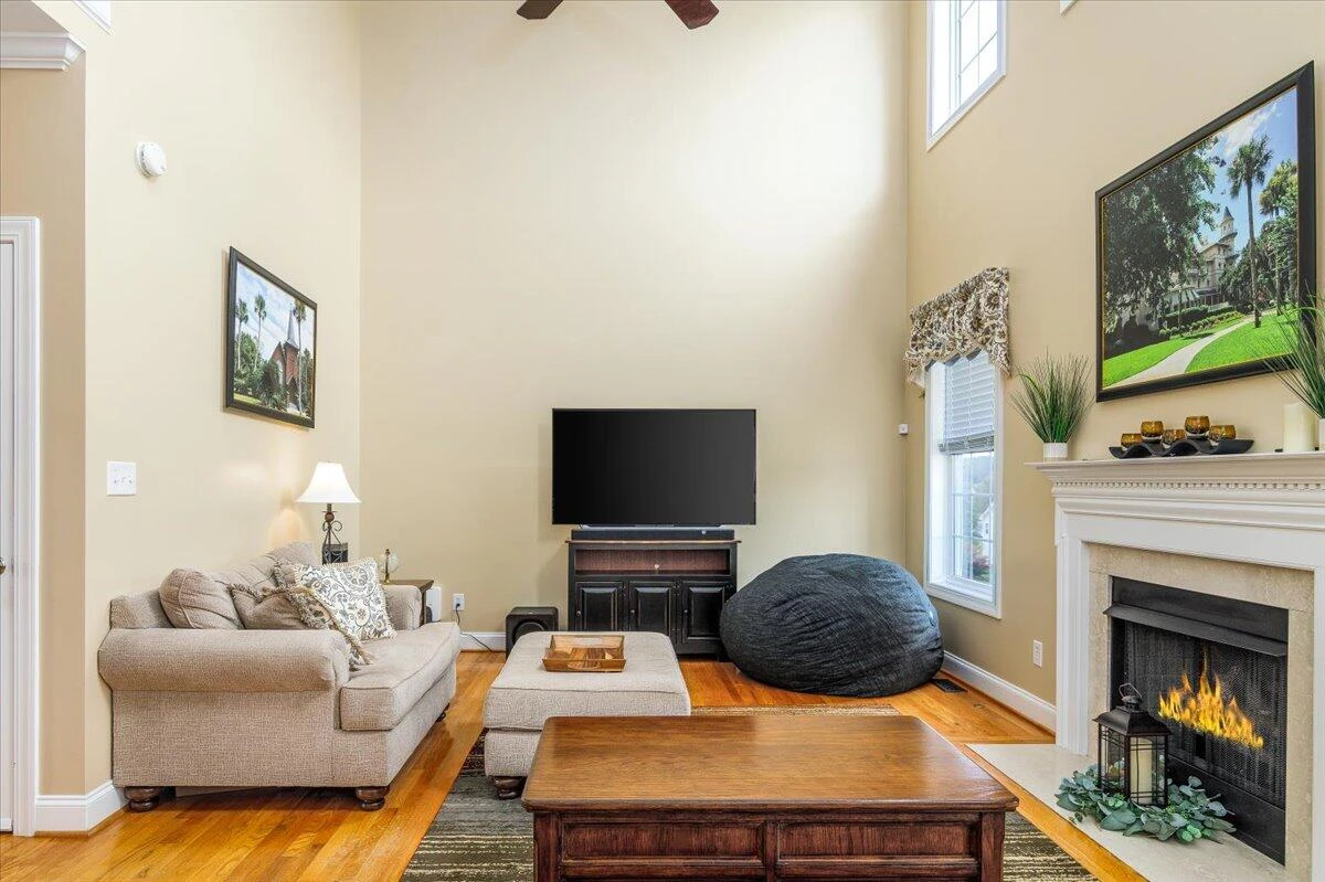 300 Heather LN - Photo 21