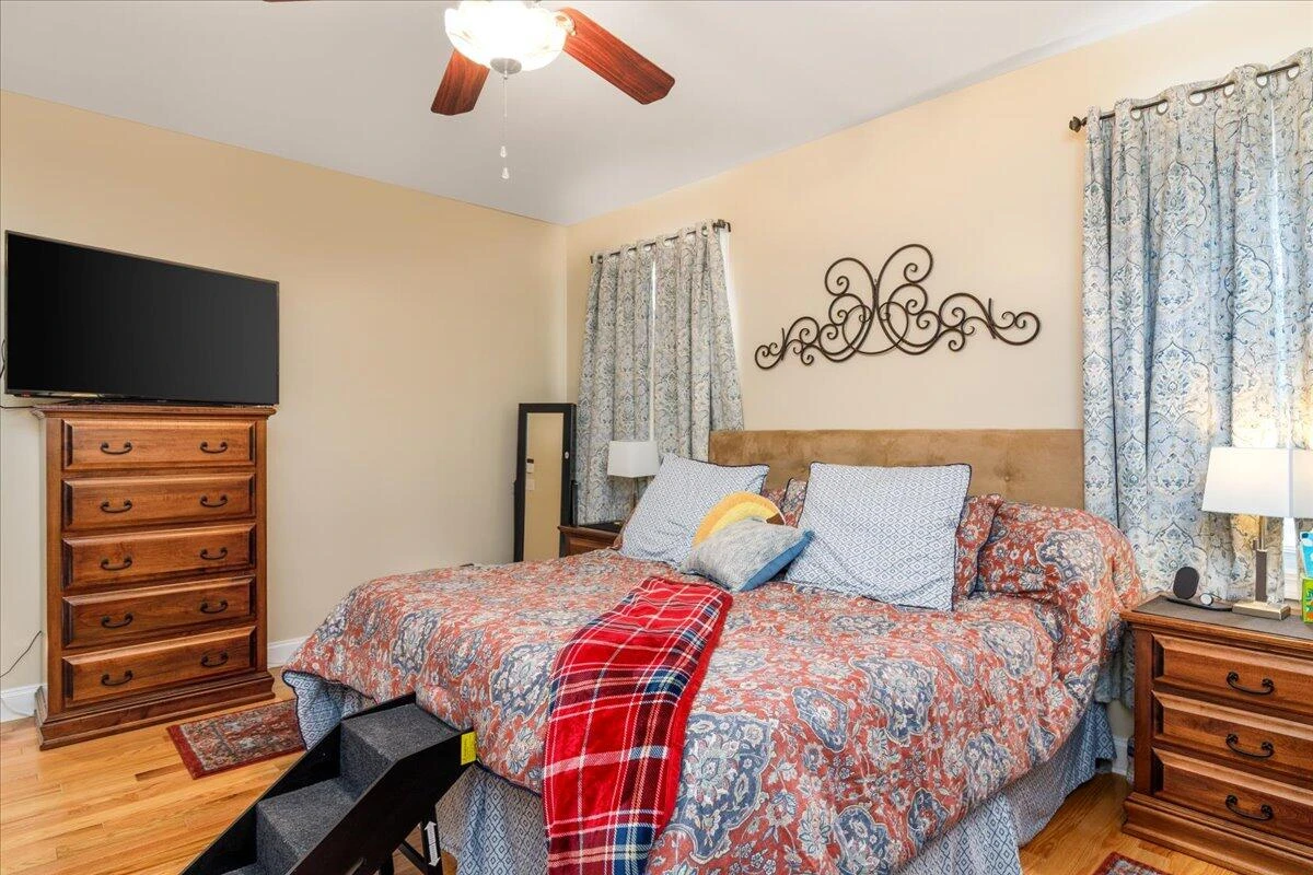 300 Heather LN - Photo 24
