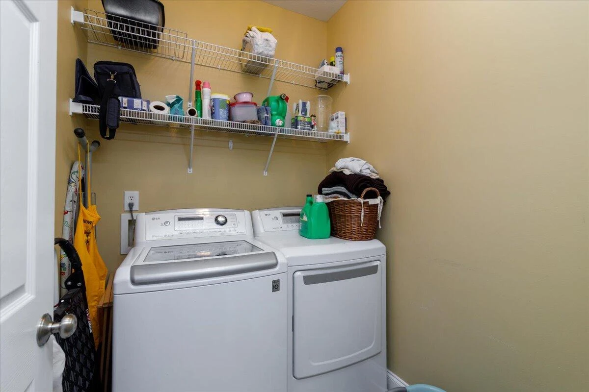 300 Heather LN - Photo 28