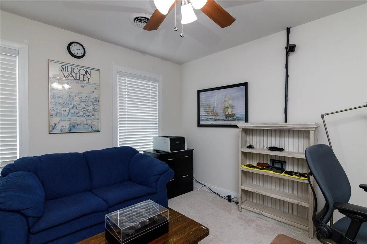 300 Heather LN - Photo 32