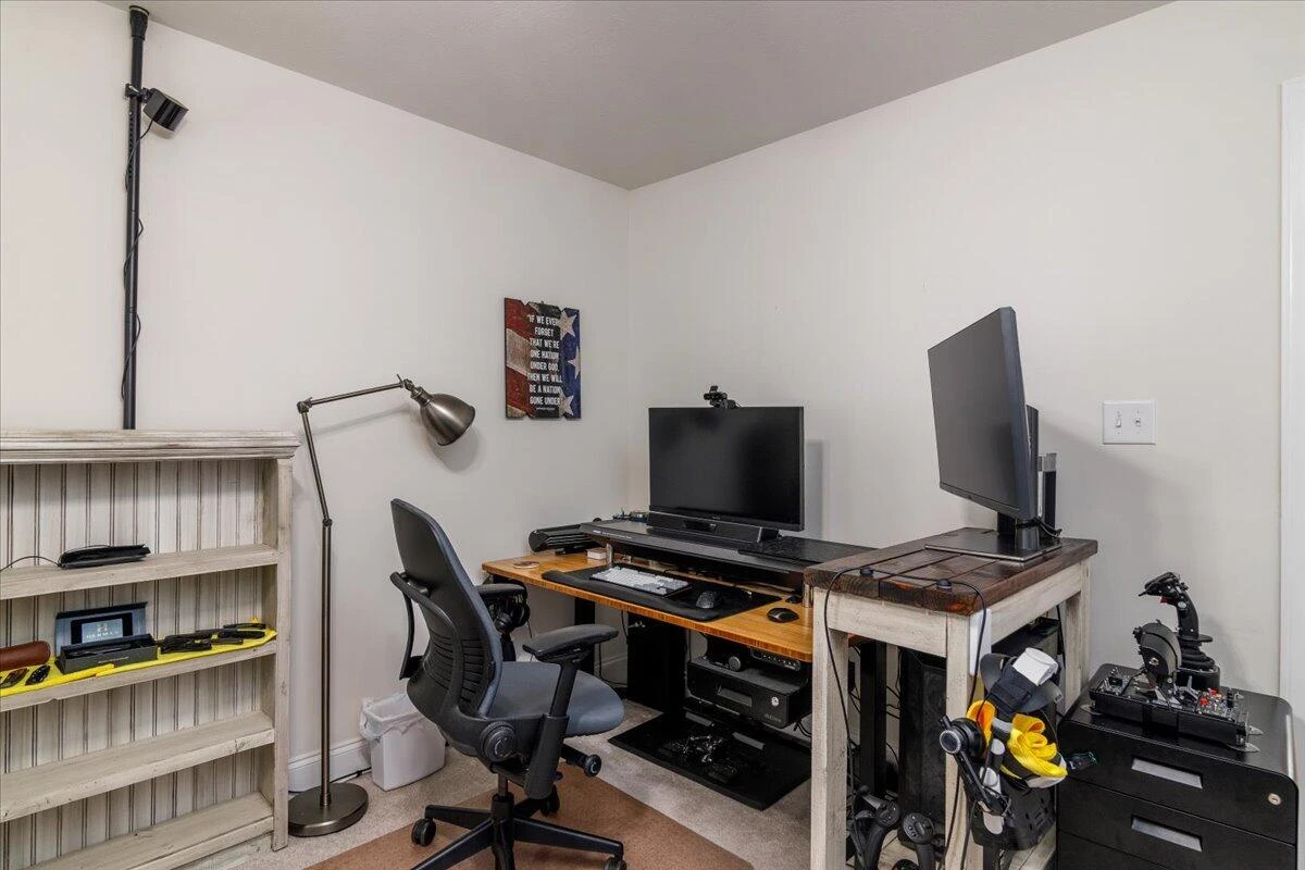 300 Heather LN - Photo 33