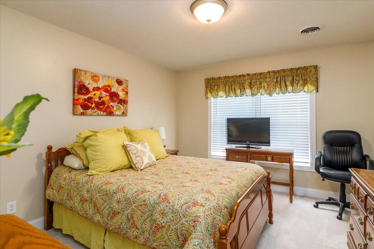 300 Heather LN - Photo 35