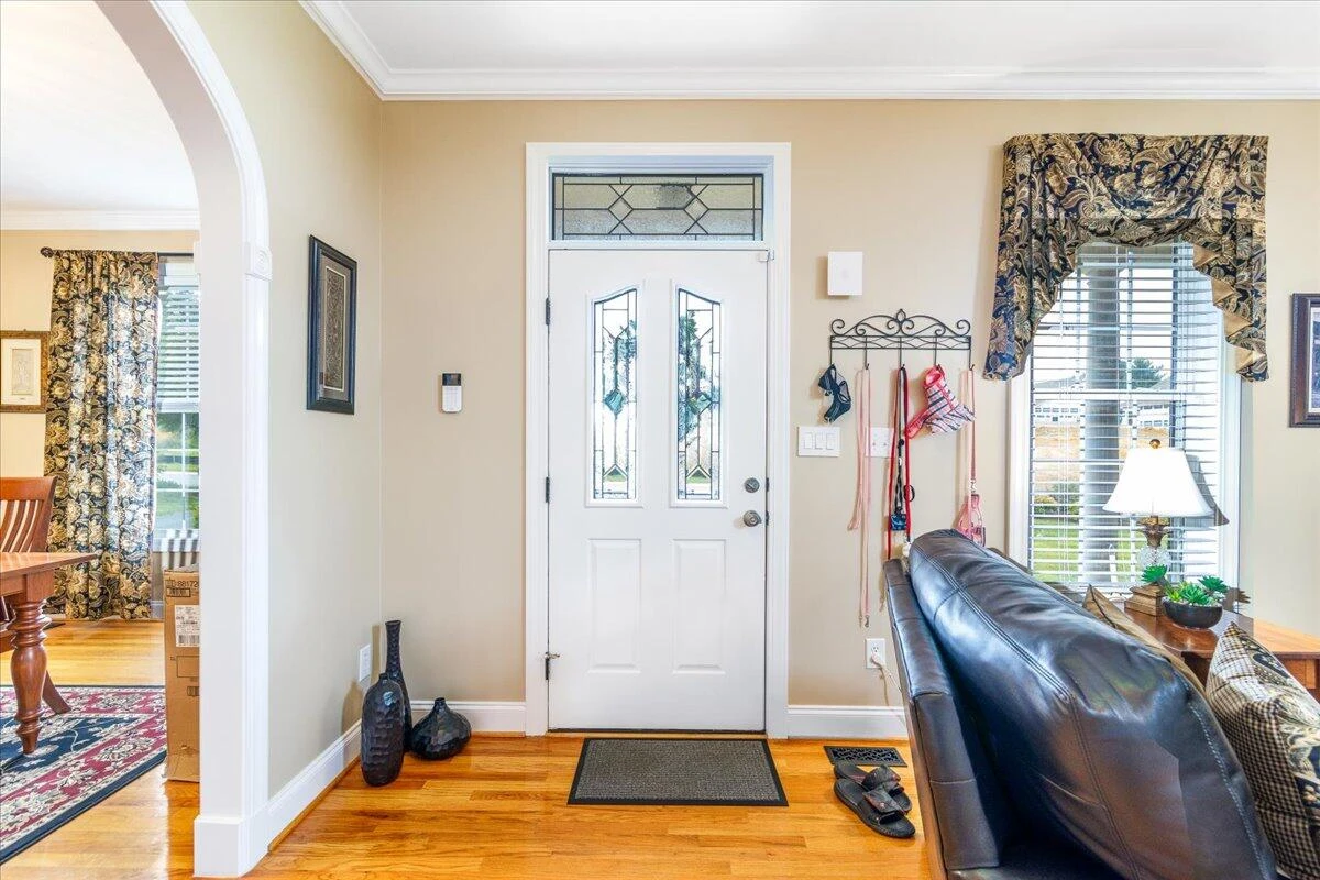 300 Heather LN - Photo 5