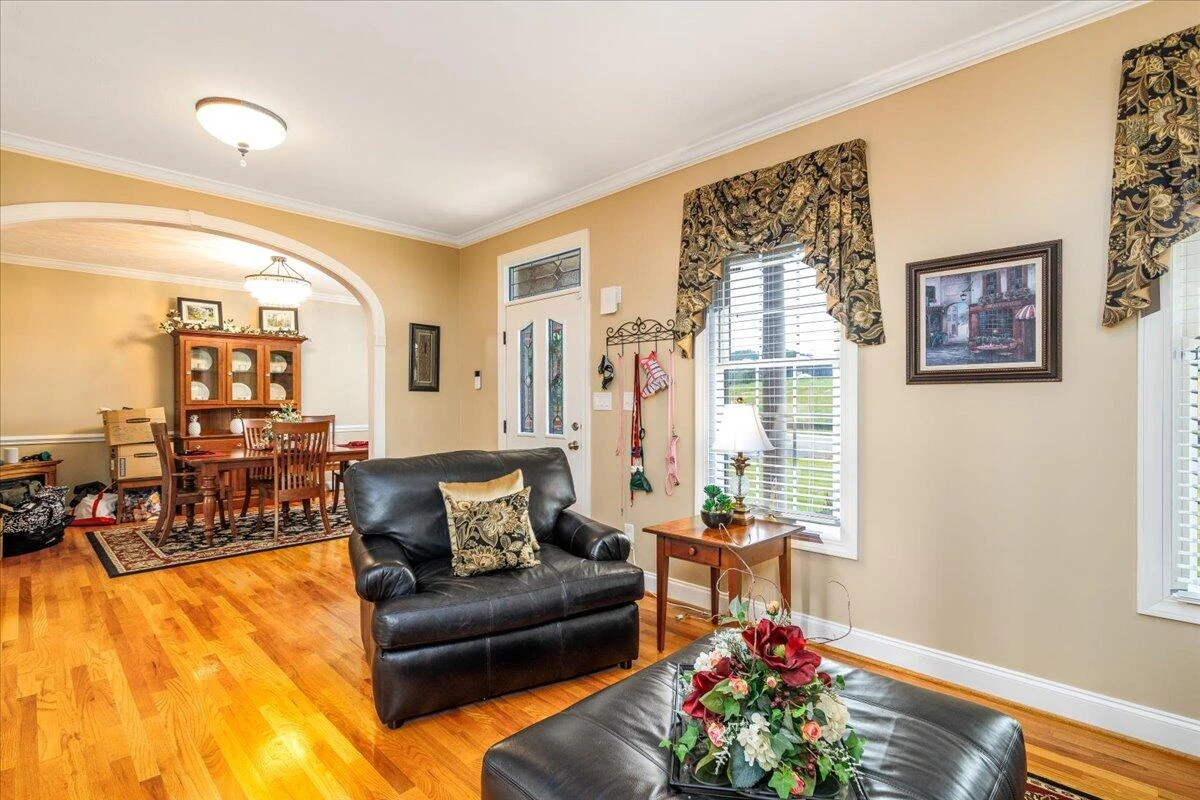 300 Heather LN - Photo 8