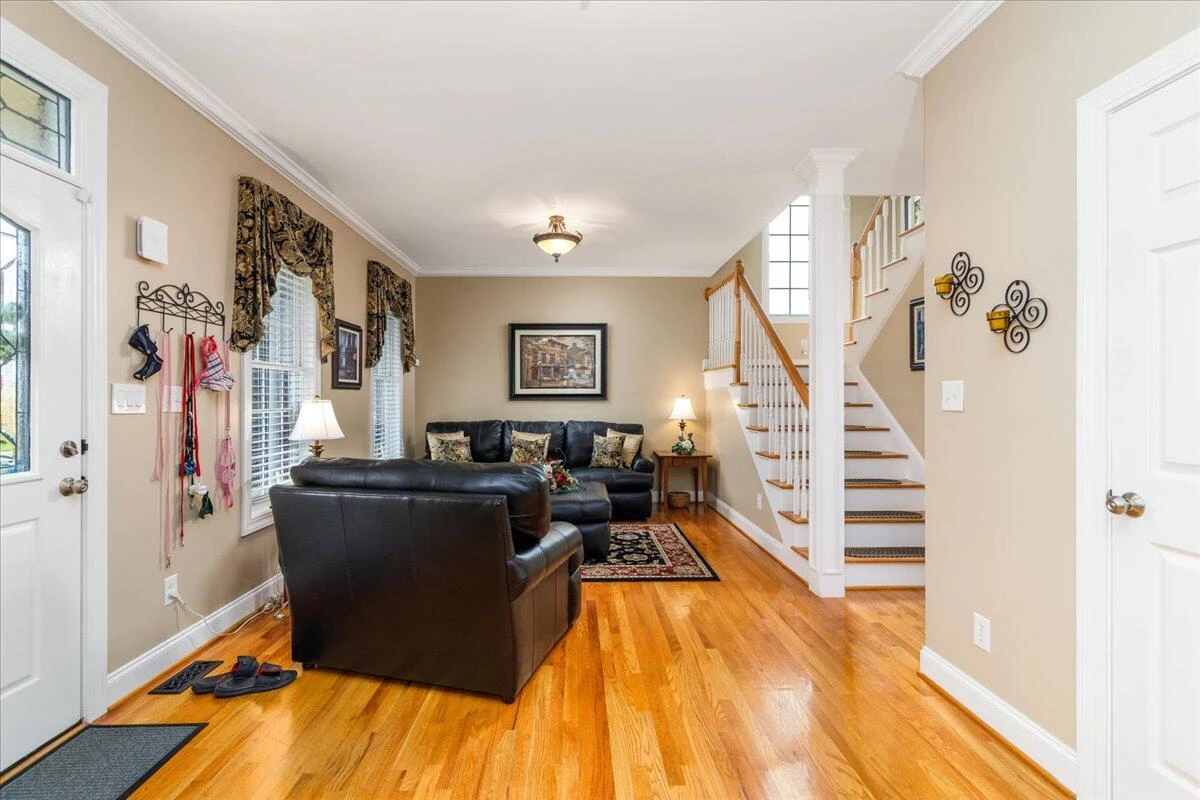 300 Heather LN - Photo 9