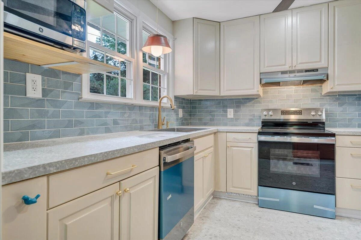 2516 Beverly BLVD - Photo 18