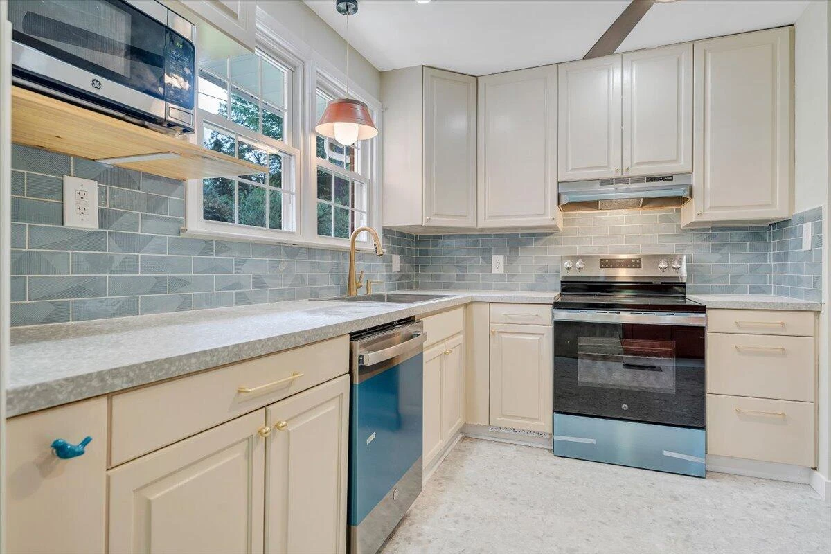 2516 Beverly BLVD - Photo 19