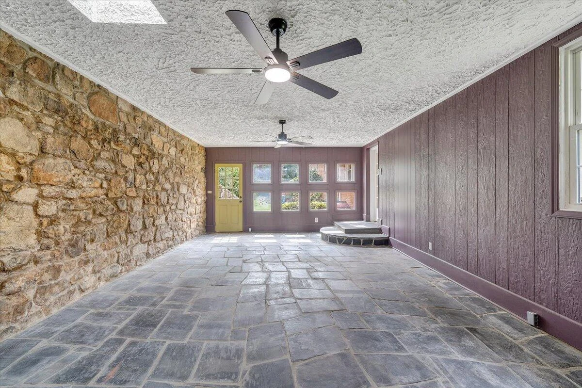 2516 Beverly BLVD - Photo 22