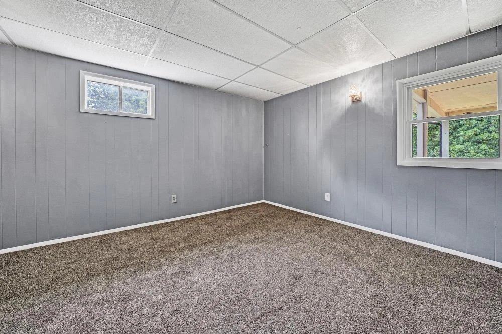 1544 Deborah LN - Photo 37