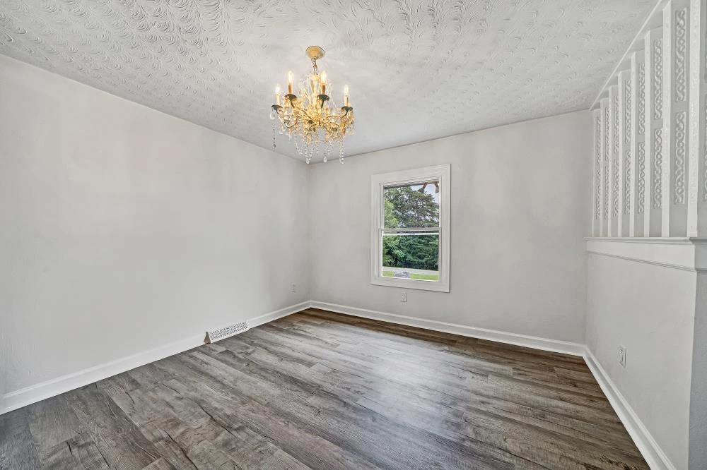 1544 Deborah LN - Photo 9