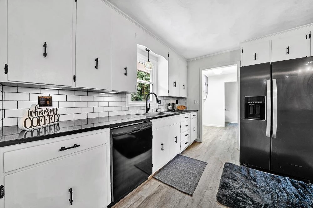 1544 Deborah LN - Photo 11