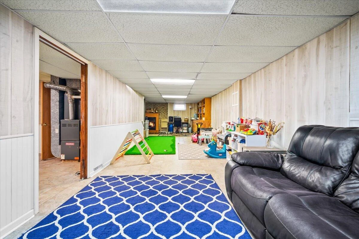2136 Bainbridge DR - Photo 24