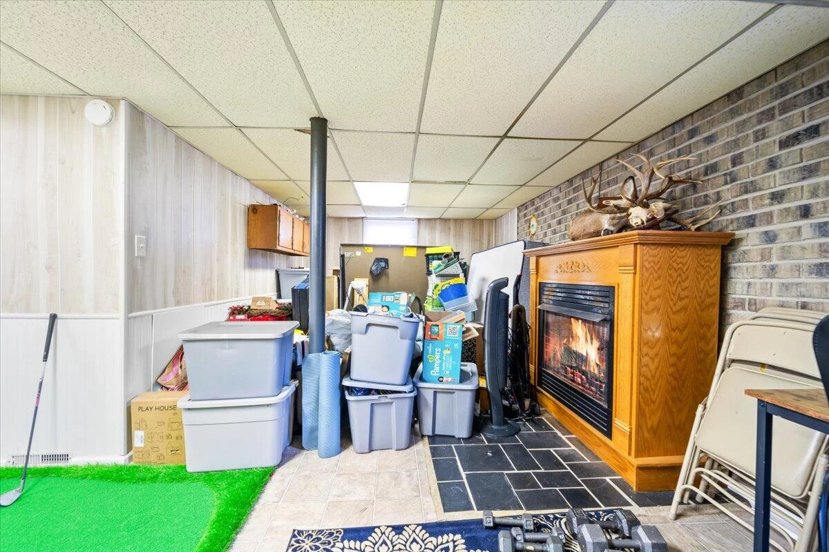 2136 Bainbridge DR - Photo 27