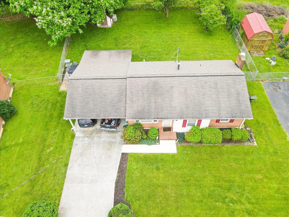 2136 Bainbridge DR - Photo 36