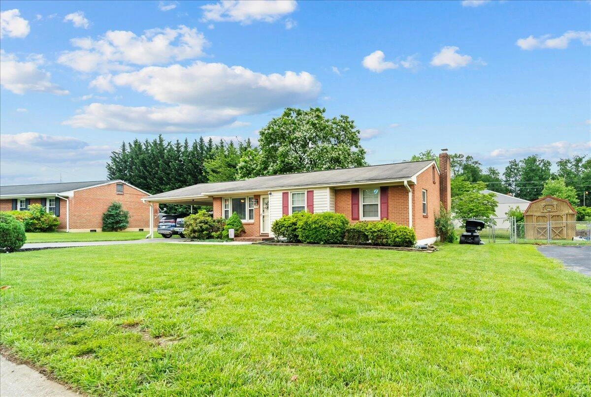 2136 Bainbridge DR - Photo 43