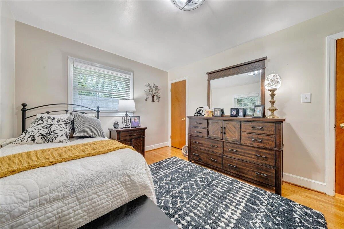 2739 Grandin RD - Photo 28
