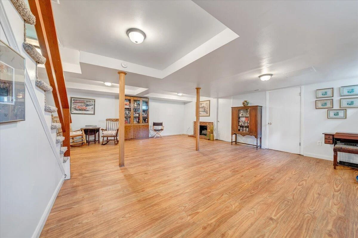 2739 Grandin RD - Photo 30