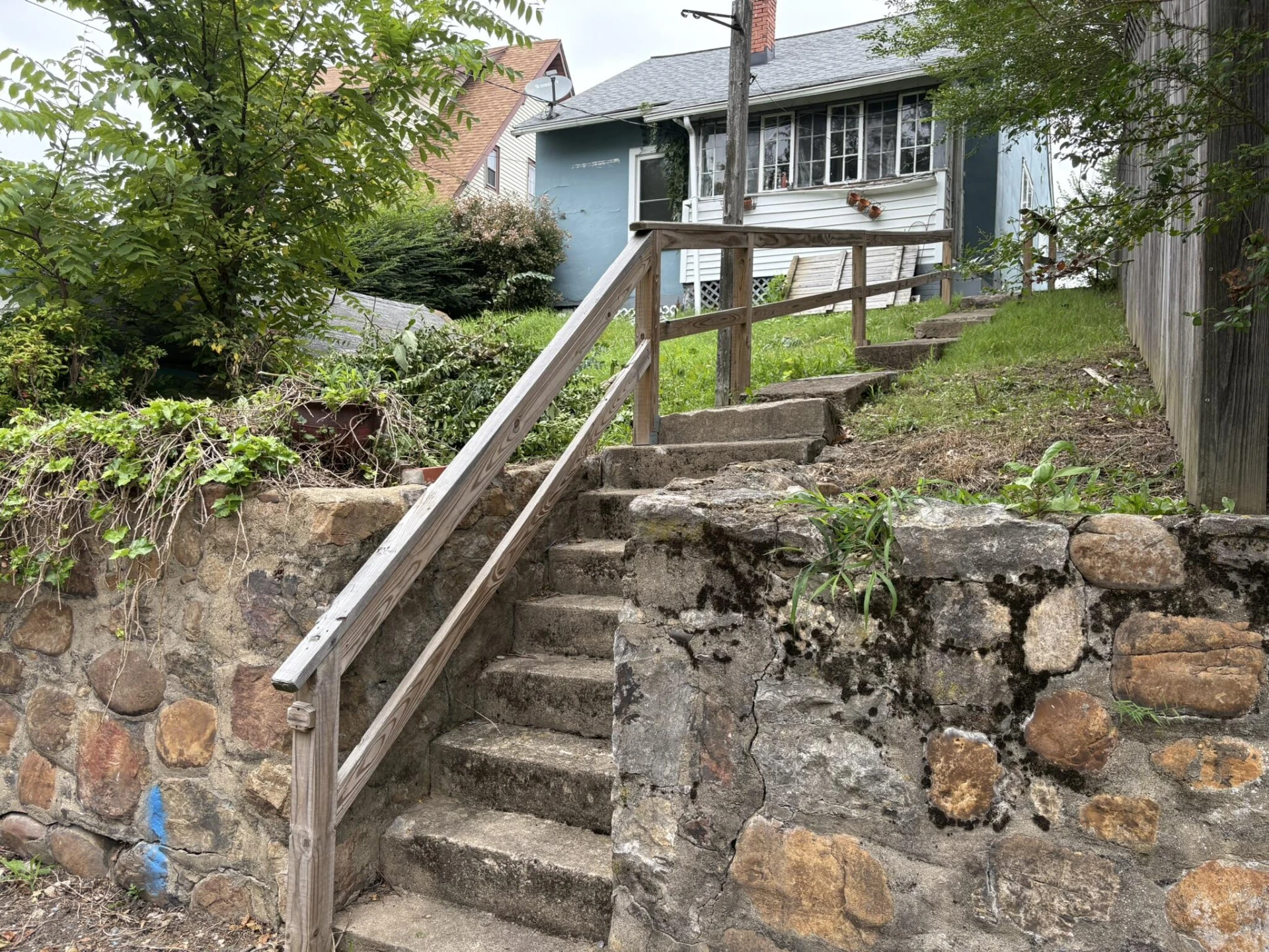 1420 Midland Heights PL - Photo 10