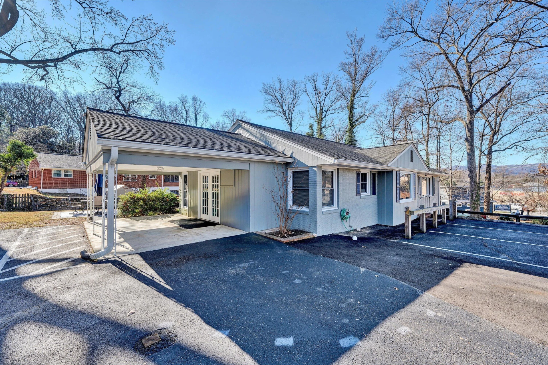 3042 Brambleton AVE - Photo 3