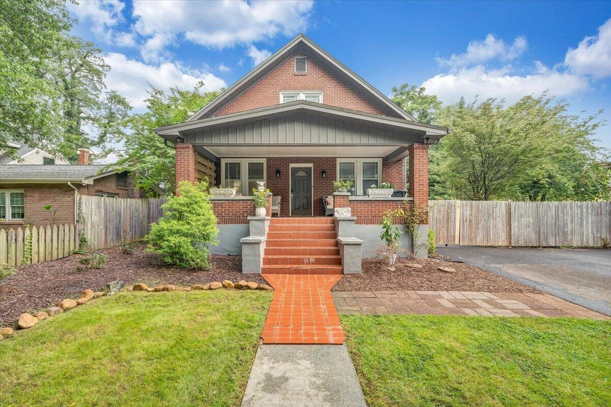 2123 Lynn AVE