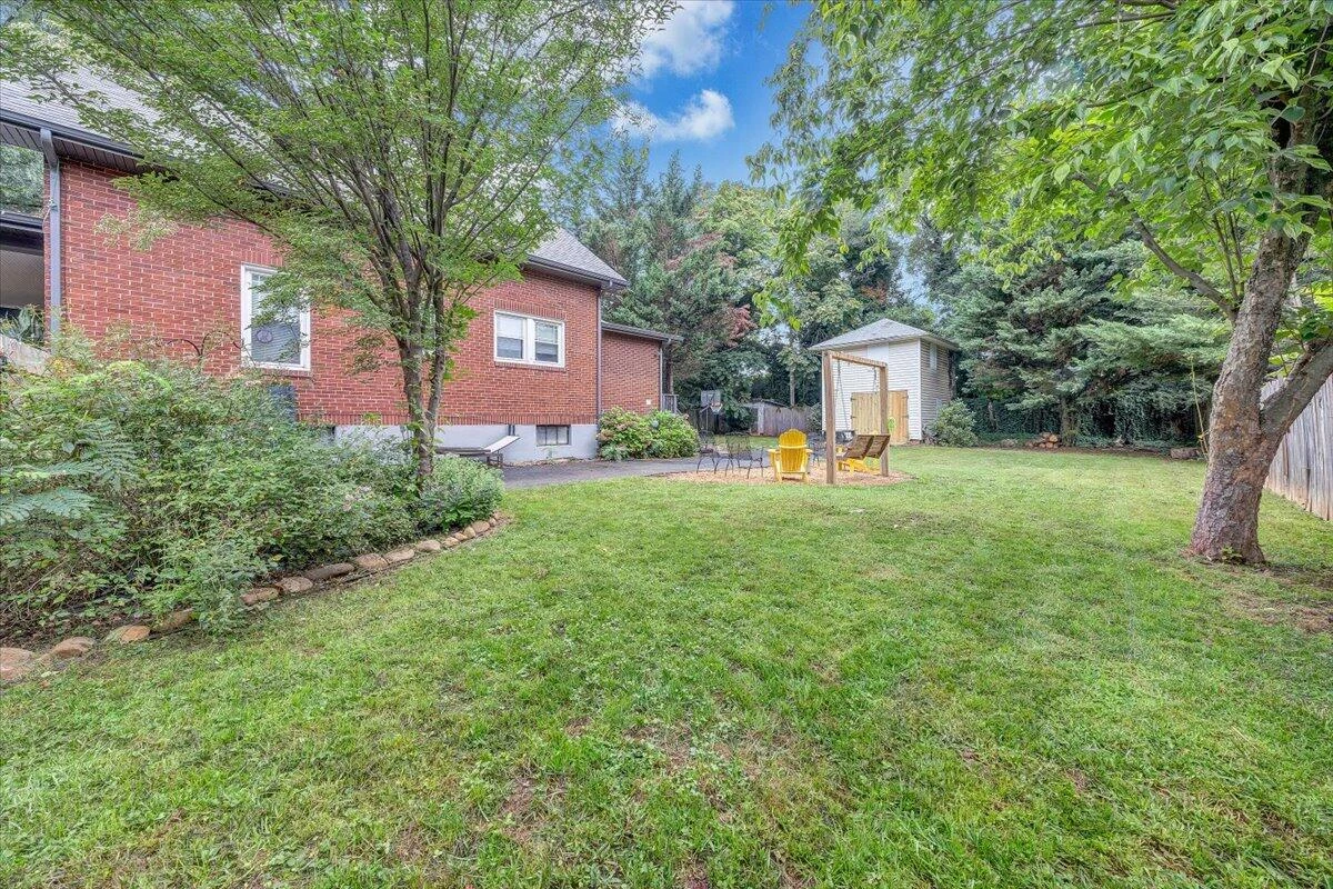 2123 Lynn AVE - Photo 13