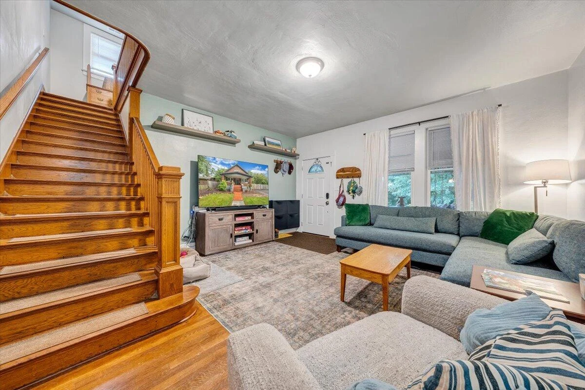 2123 Lynn AVE - Photo 18