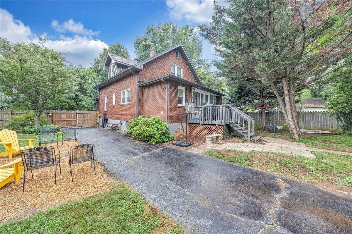 2123 Lynn AVE - Photo 7