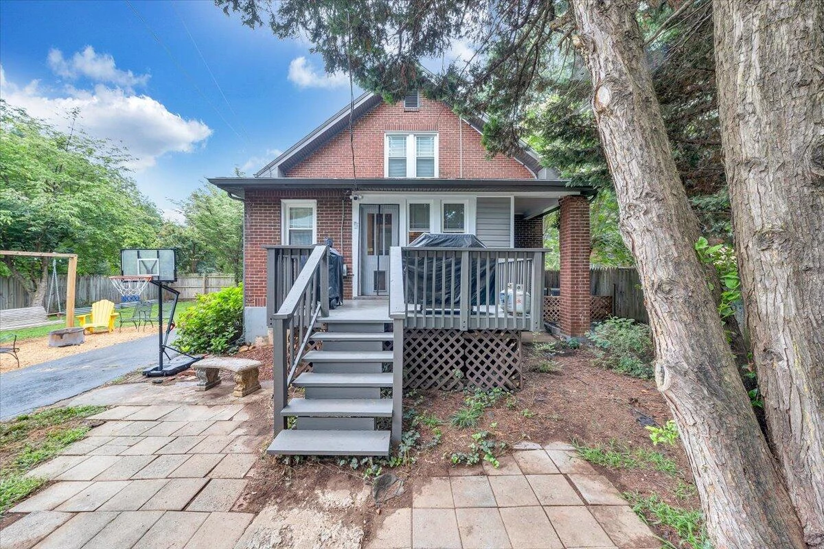 2123 Lynn AVE - Photo 8