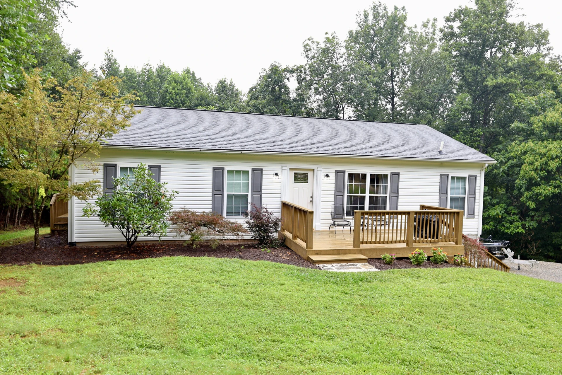 2750 Rutrough RD - Photo 2