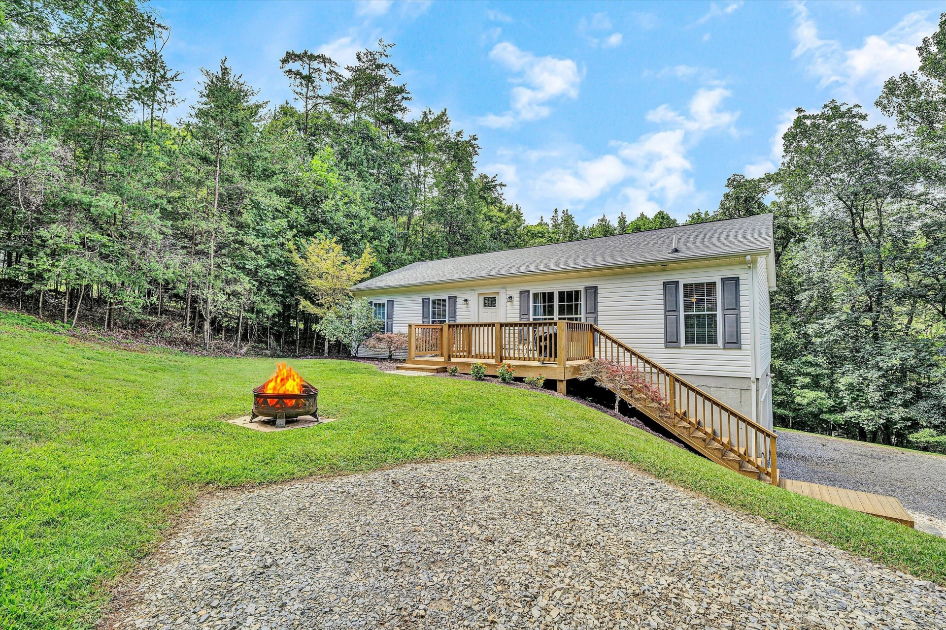 2750 Rutrough RD - Photo 3