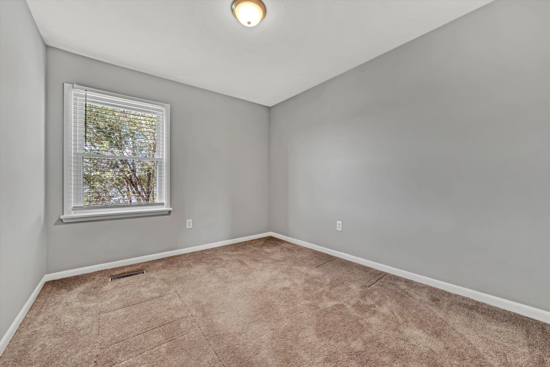 114 OXFORD SQUARE - Photo 17