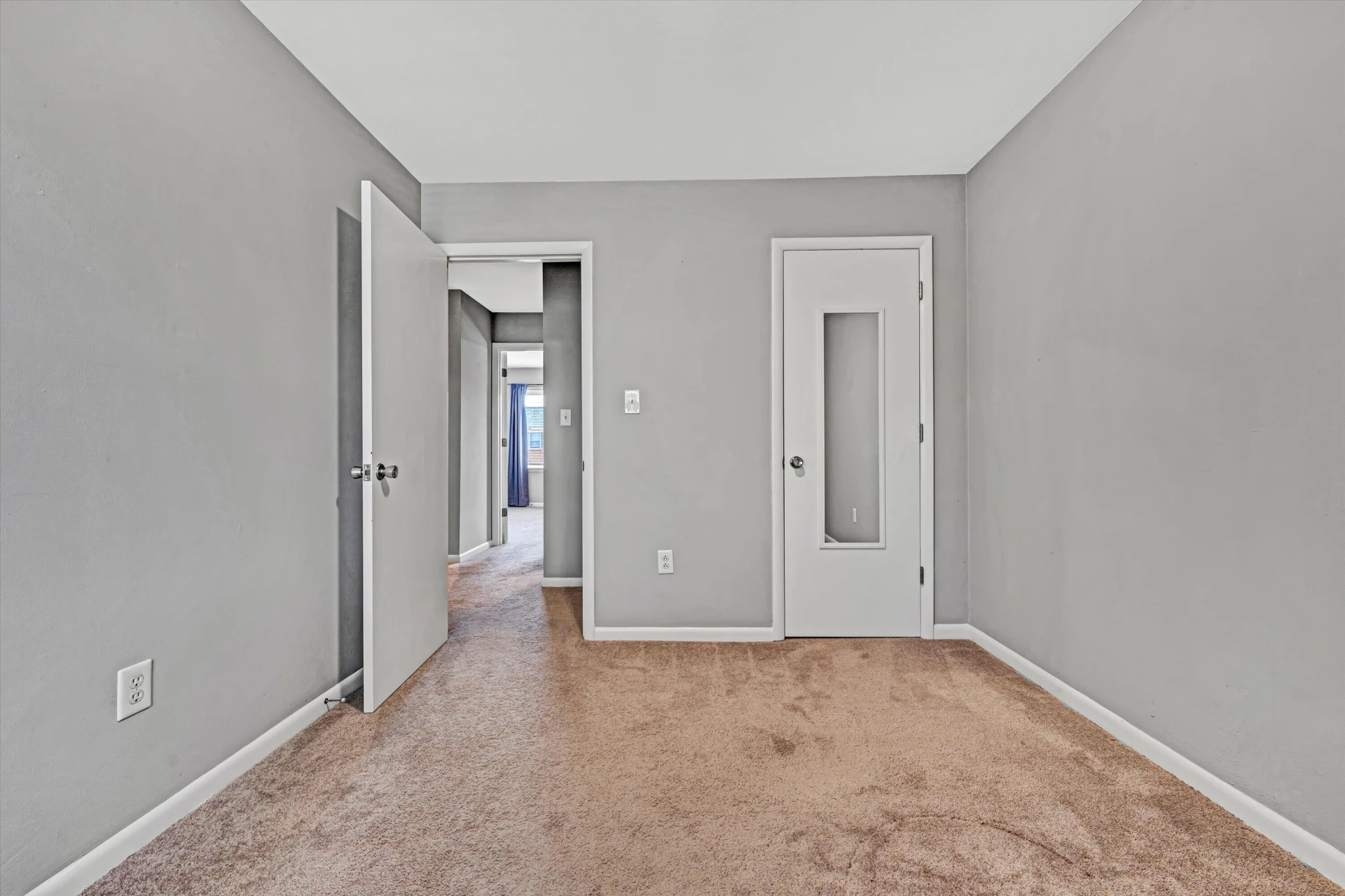 114 OXFORD SQUARE - Photo 20