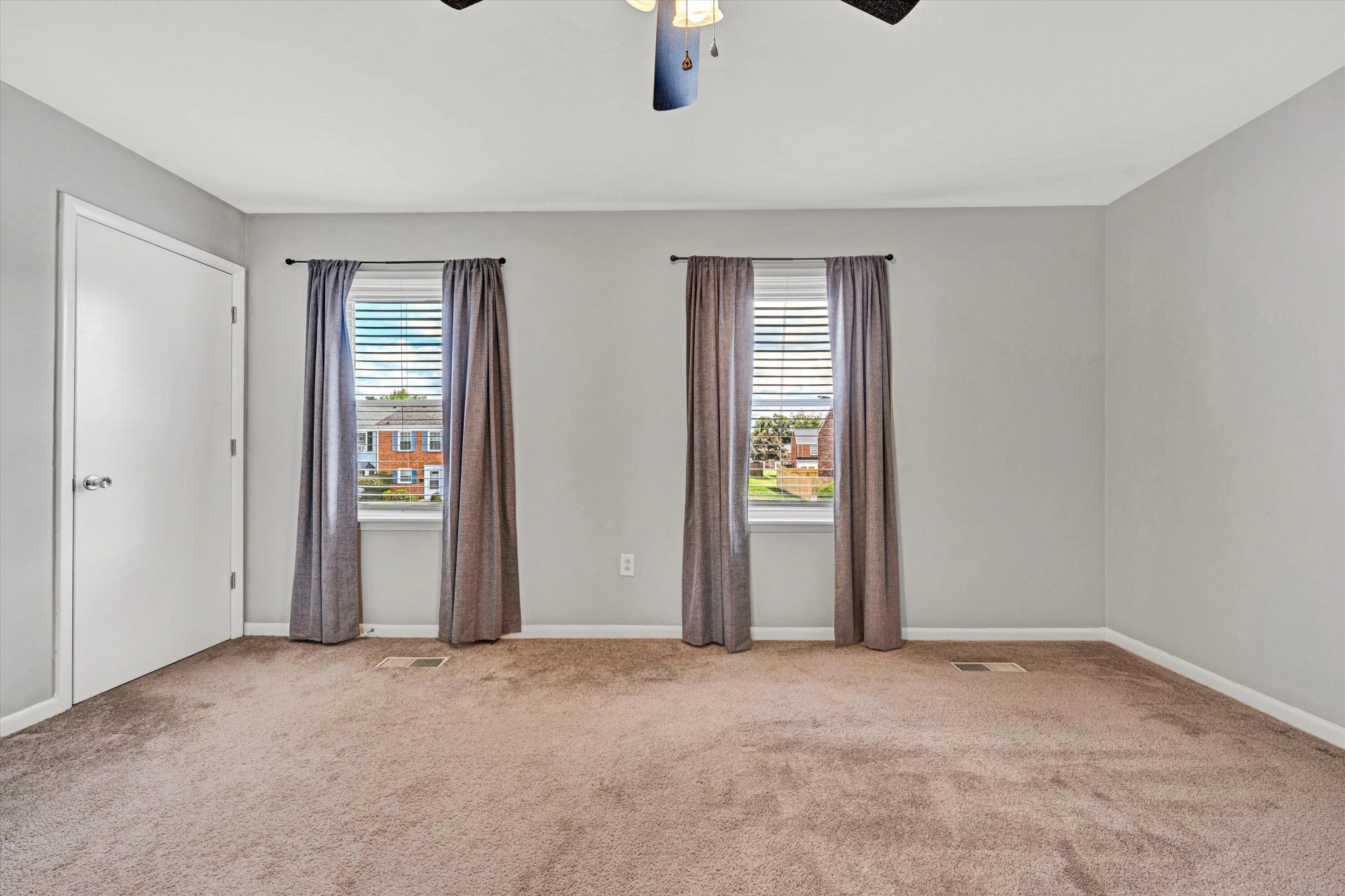 114 OXFORD SQUARE - Photo 24