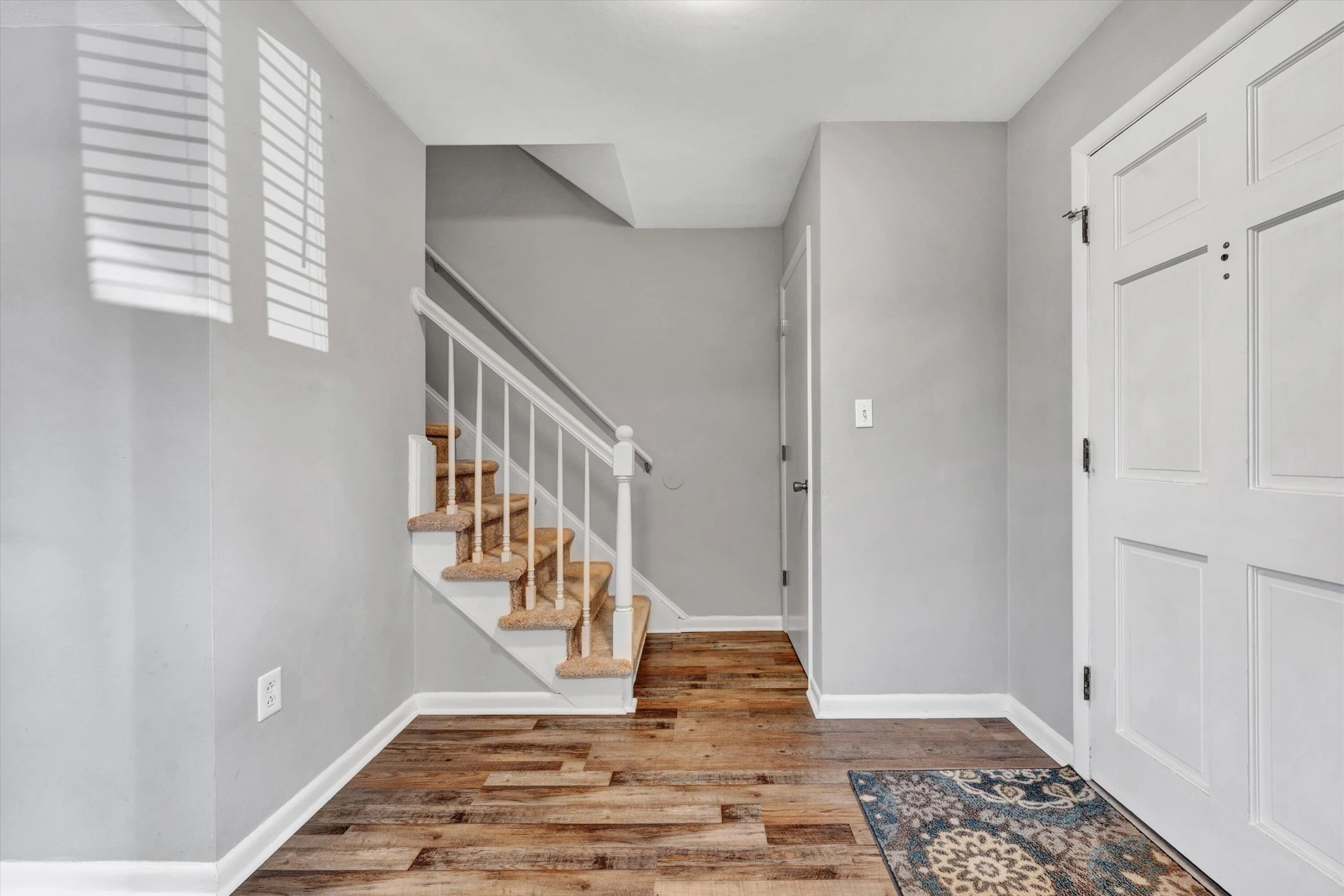 114 OXFORD SQUARE - Photo 6