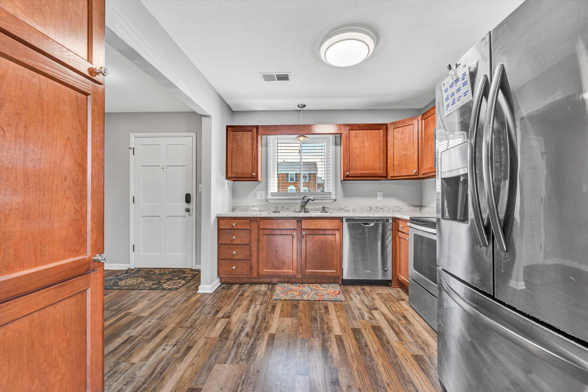 114 OXFORD SQUARE - Photo 8