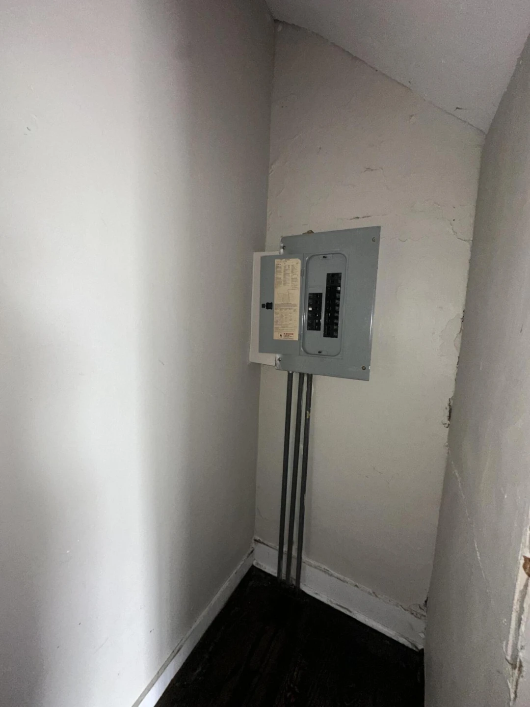 709 Madison AVE - Photo 2
