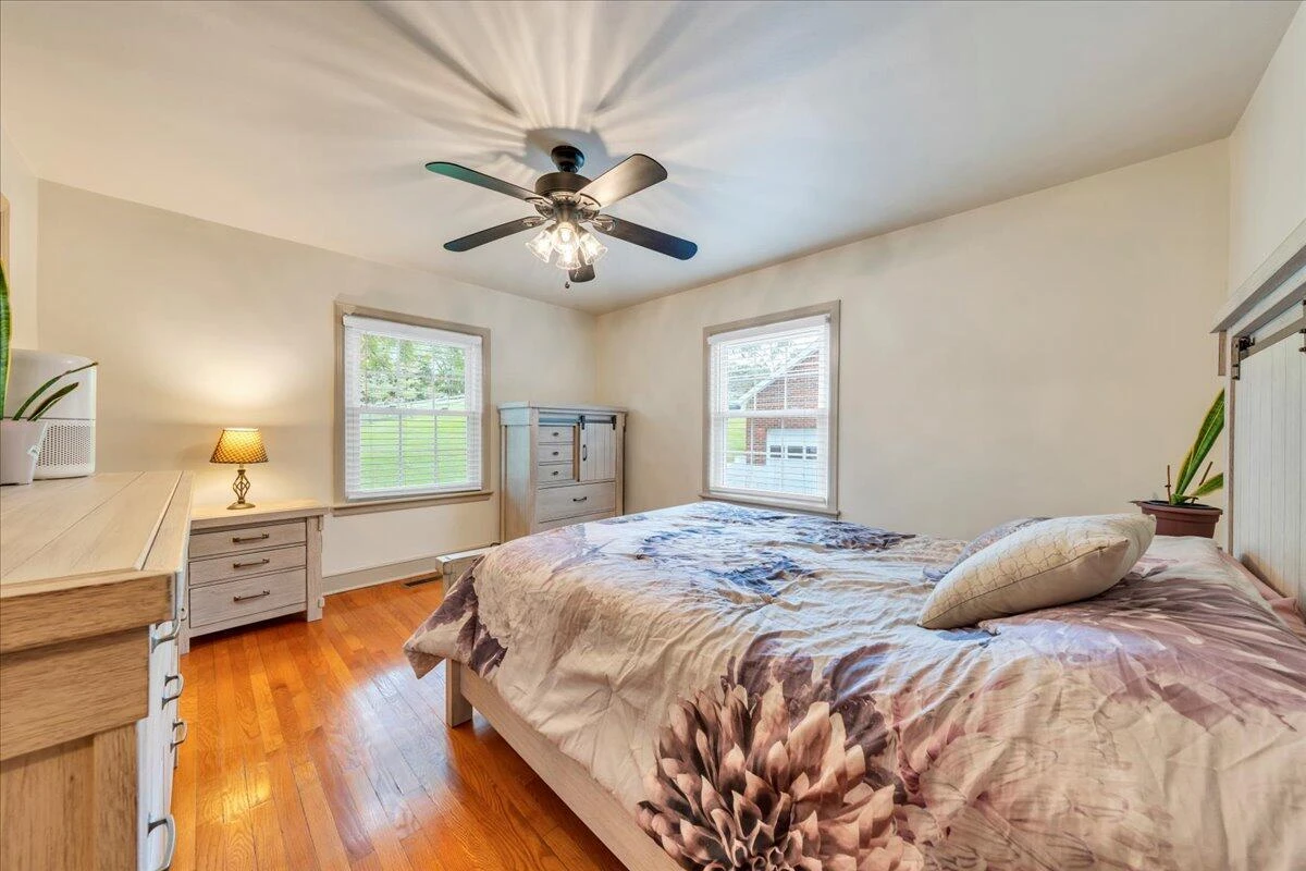 922 Hugh AVE - Photo 28