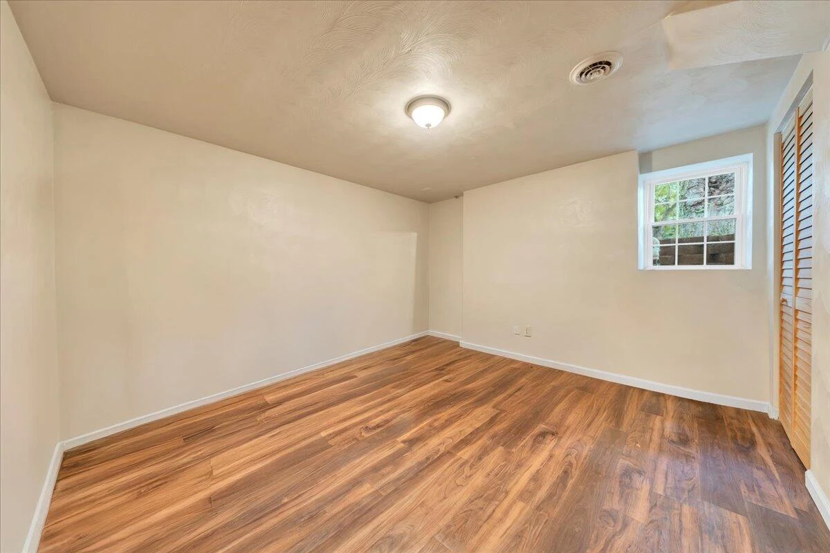 922 Hugh AVE - Photo 36