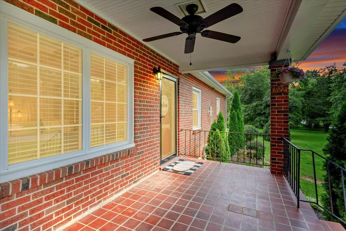 922 Hugh AVE - Photo 55