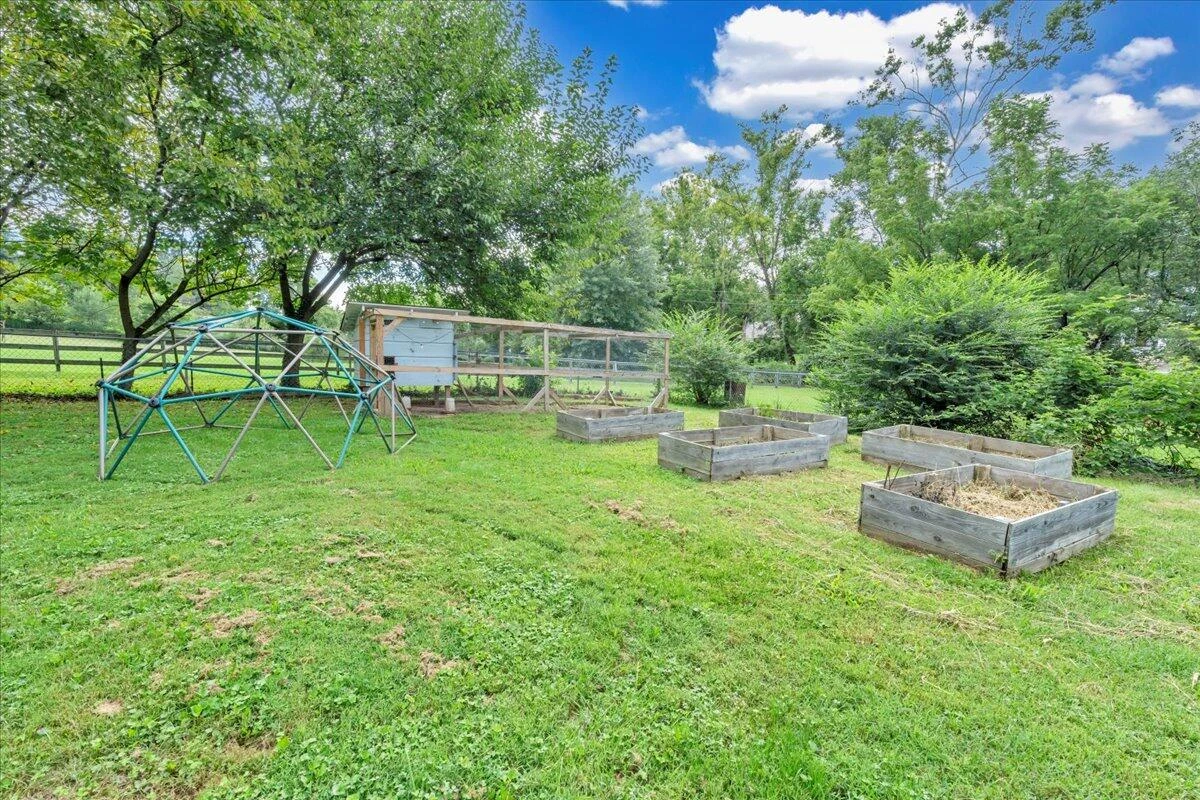 922 Hugh AVE - Photo 56