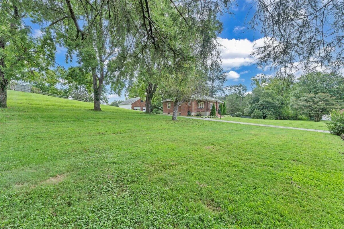 922 Hugh AVE - Photo 63