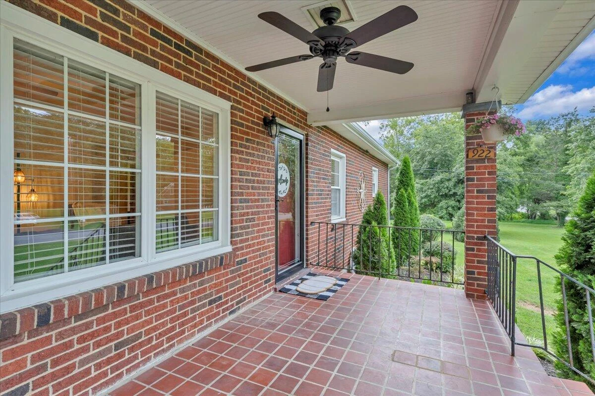 922 Hugh AVE - Photo 71