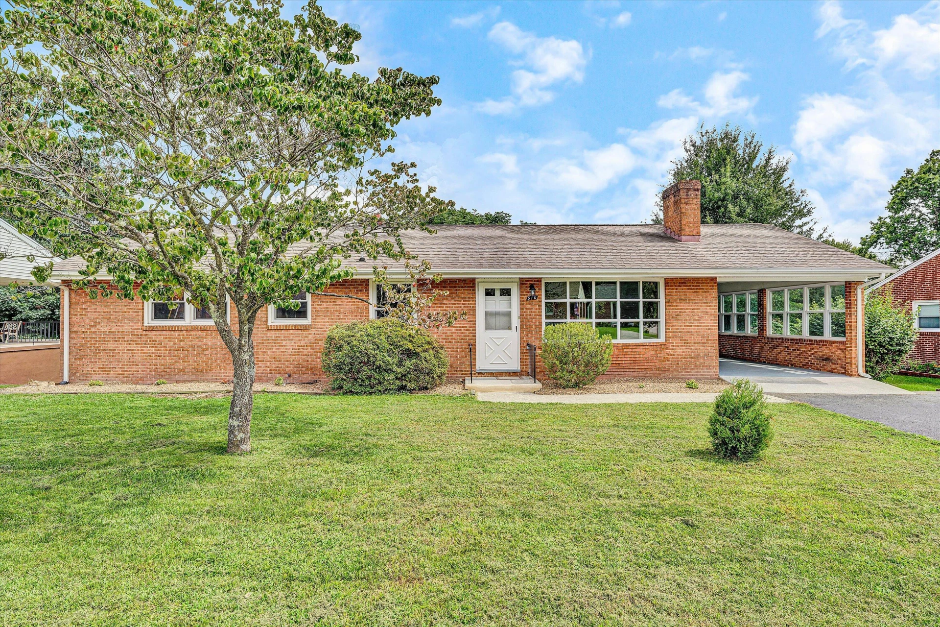 510 Chamberlain LN