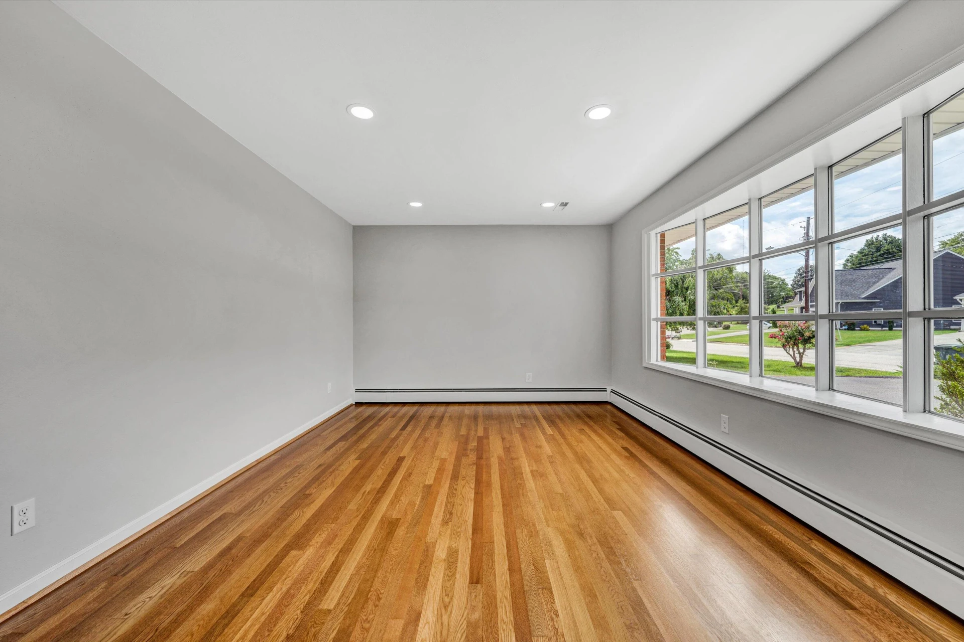 510 Chamberlain LN - Photo 3
