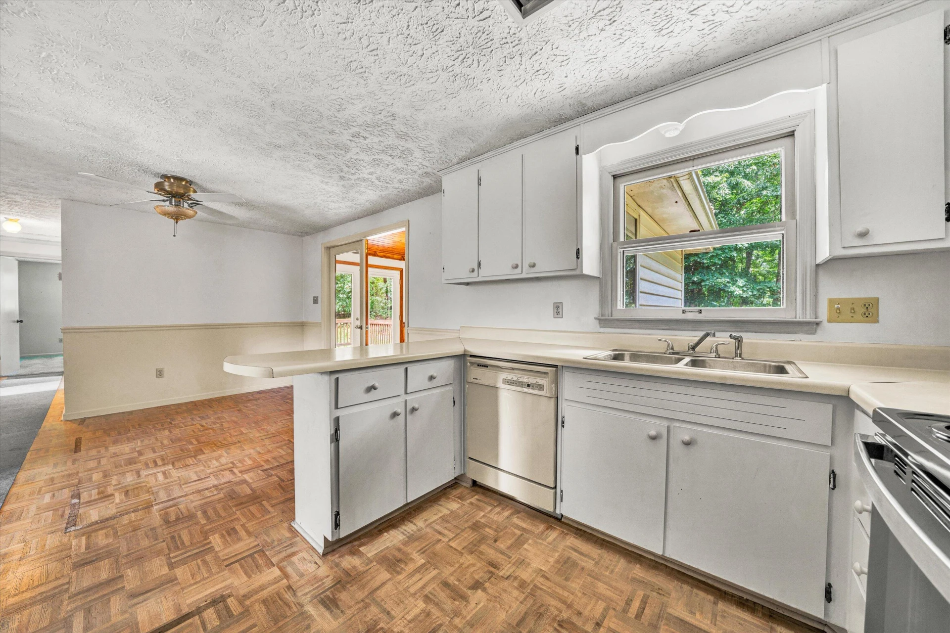 5658 Callaway RD - Photo 15