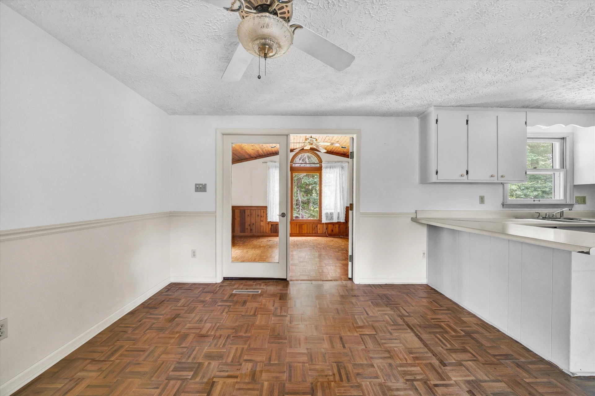 5658 Callaway RD - Photo 9