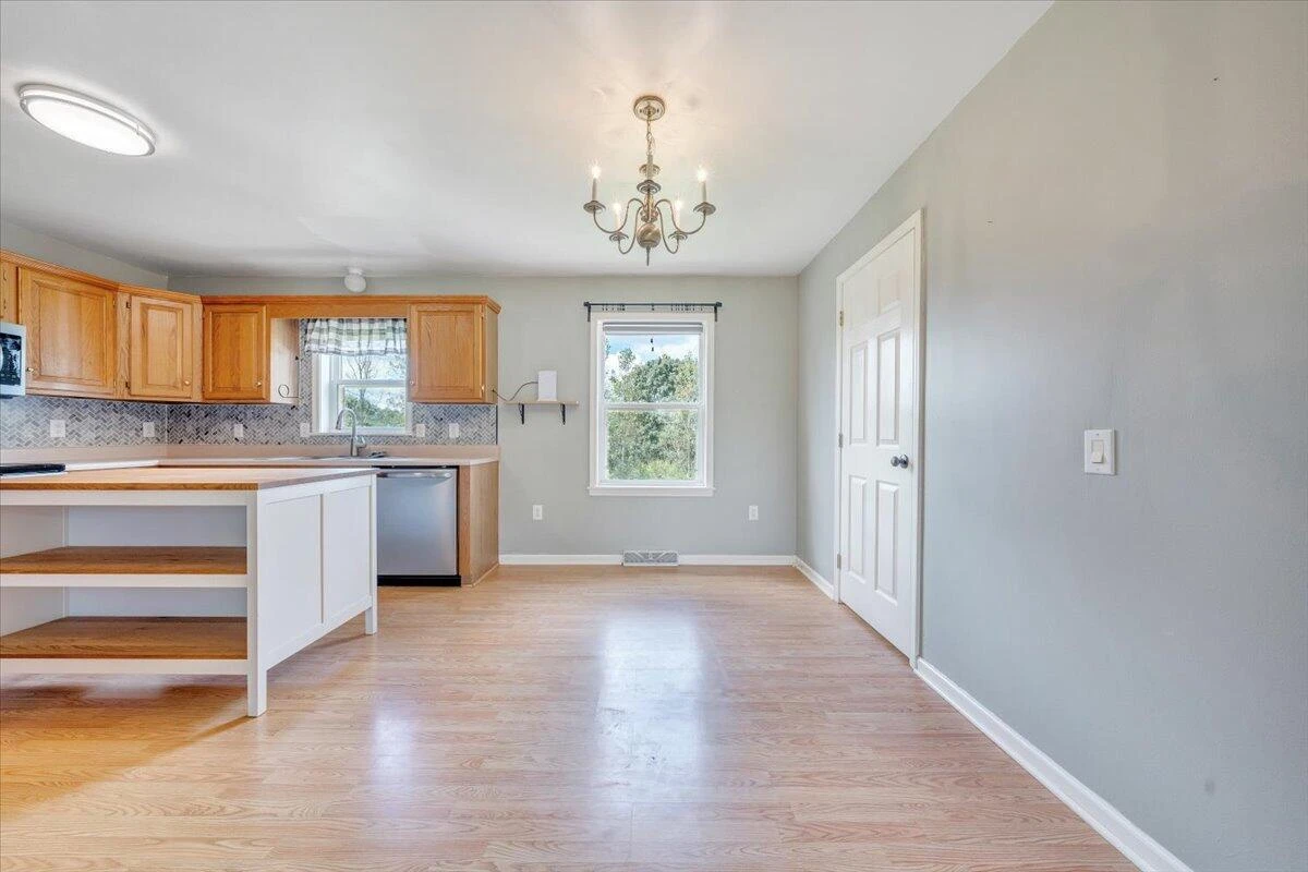 1096 Coupies LN - Photo 10