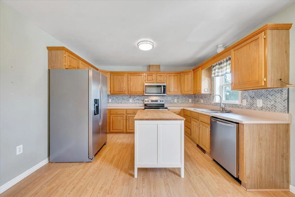 1096 Coupies LN - Photo 14