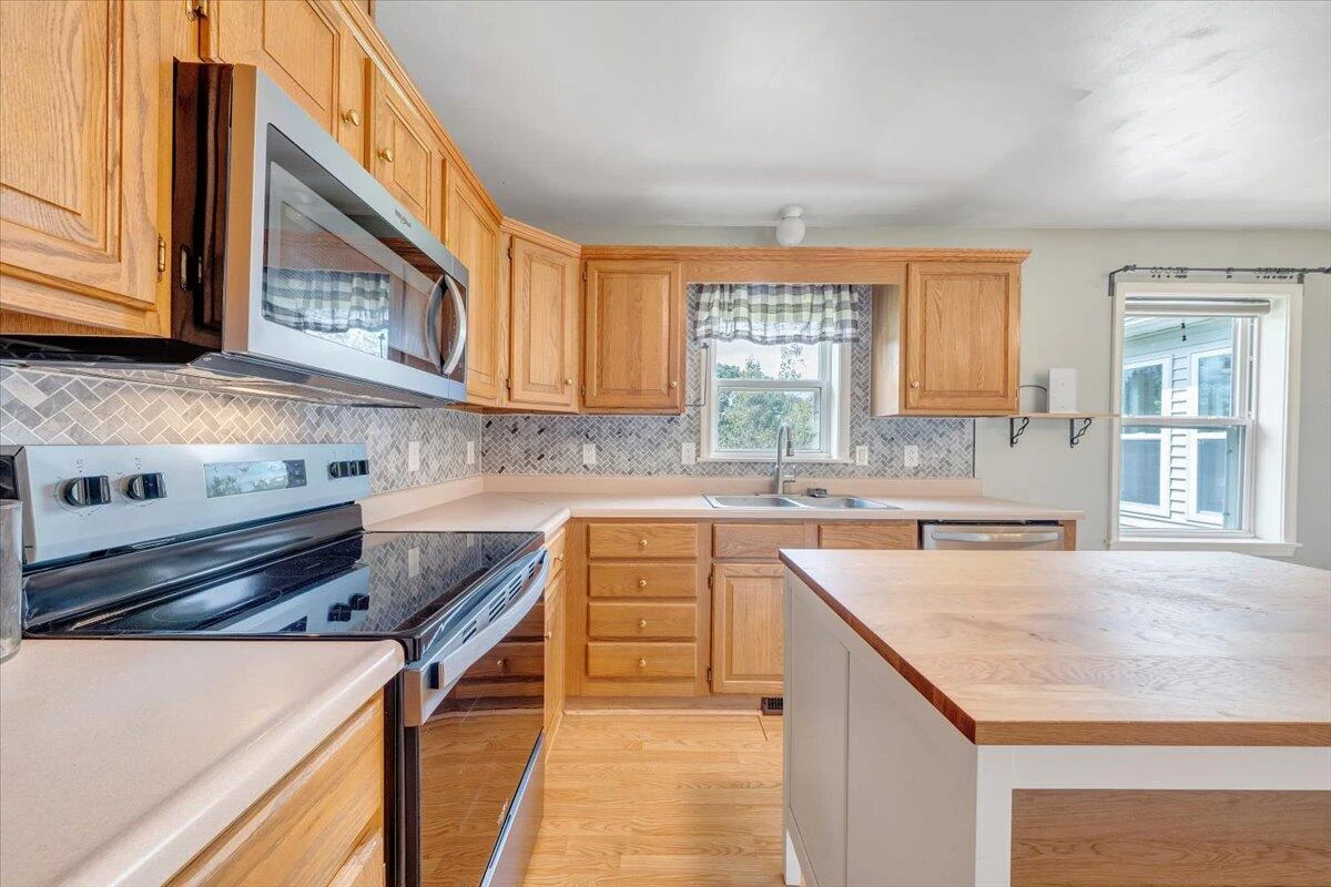 1096 Coupies LN - Photo 15