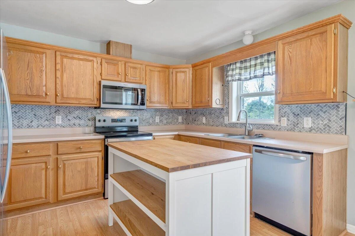 1096 Coupies LN - Photo 17